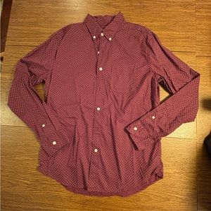 EUC Men’s L/S American Eagle wine/white dot print. Medium
